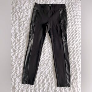 Woman’s Black Leggings